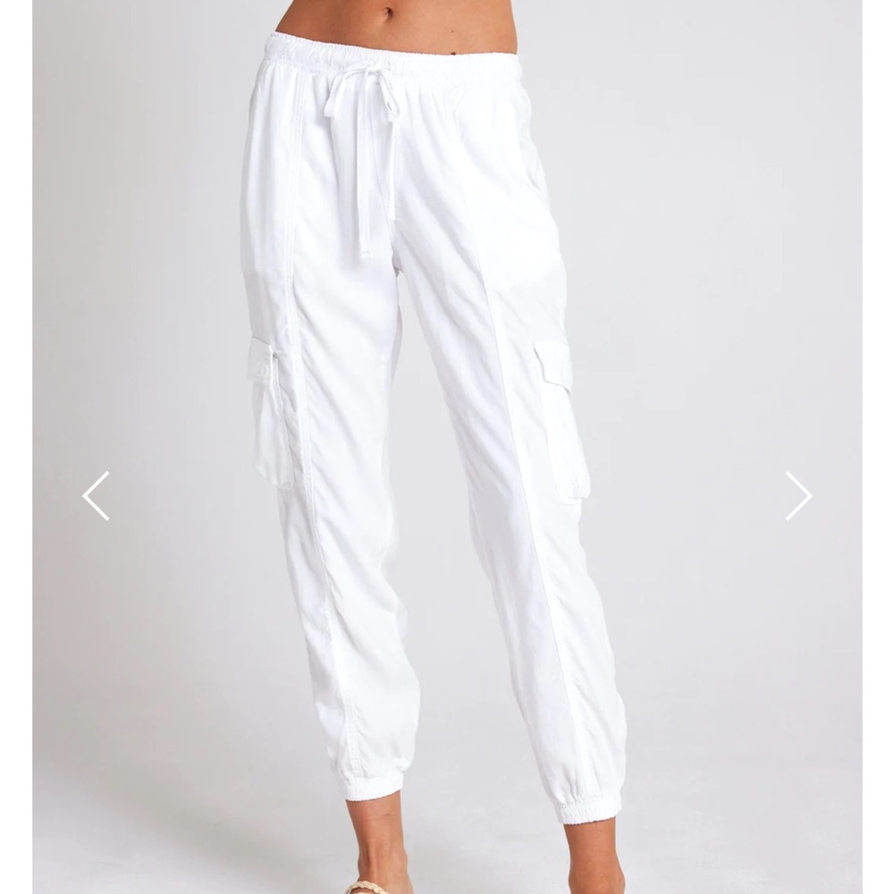 Bella Dahl cropped white cargo pants Small